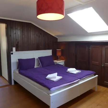 Sleeps 12 Wifi *